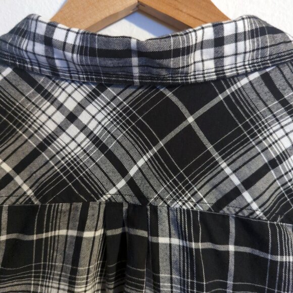 Classic-Fit Long-Sleeve Lightweight Plaid Flannel Size XL - Picture 7 of 8